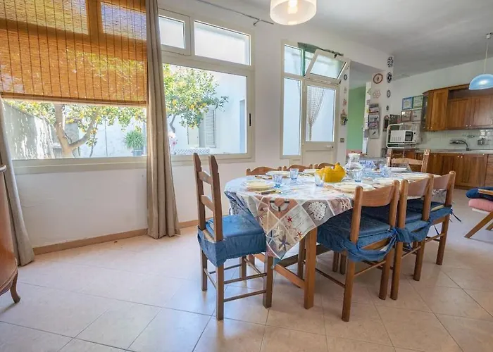 Ampio In Centro Wifi E 1 Posto Auto Villasimius